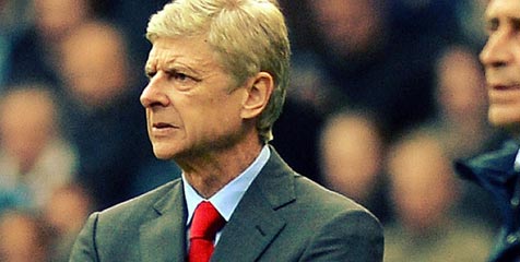 Krisis Lini Tengah, Wenger Janjikan Gelandang Baru Krisis Lini Tengah, Wenger Janjikan Gelandang Baru