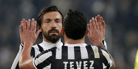 Lichtsteiner: Pirlo Buat Semuanya Mudah Lichtsteiner: Pirlo Buat Semuanya Mudah