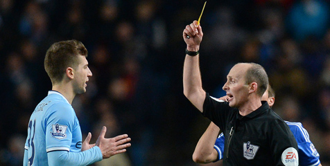 Mourinho: Nastasic Harusnya Dapat Kartu Merah Mourinho: Nastasic Harusnya Dapat Kartu Merah