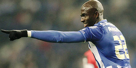 Cari Pengganti Vidic, United Incar bek Porto Cari Pengganti Vidic, United Incar bek Porto