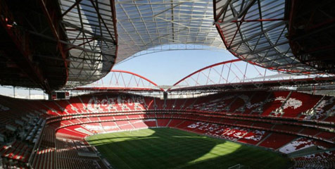 Atap Stadion Rontok, Tiga Raksasa EPL Gagal Pantau Laga Benfica vs Lisbon Atap Stadion Rontok, Tiga Raksasa EPL Gagal Pantau Laga Benfica vs Lisbon