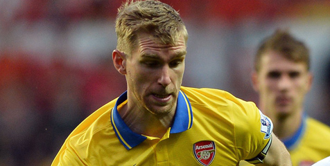 Cobaan Berat, Mertesacker Mohon Dukungan Gooners Cobaan Berat, Mertesacker Mohon Dukungan Gooners