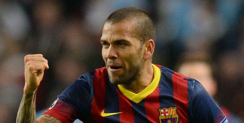 Alves: Selalu Saja Tuduh Barca Dibela Wasit Alves: Selalu Saja Tuduh Barca Dibela Wasit
