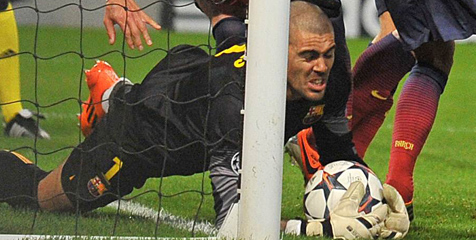 Zabaleta Sebut Valdes Sebagai Penyelamat Barca Zabaleta Sebut Valdes Sebagai Penyelamat Barca
