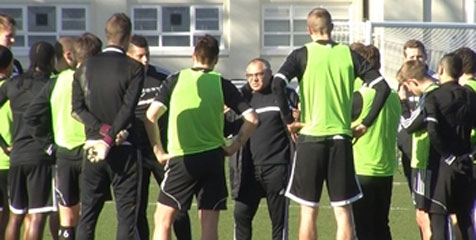Holtby: Magath Bisa Selamatkan Fulham Holtby: Magath Bisa Selamatkan Fulham