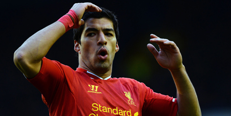 Kecewa, Suarez Ampuni Kesalahan Webb Kecewa, Suarez Ampuni Kesalahan Webb