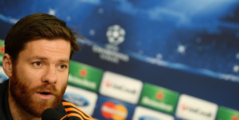 Mendarat di Gelsenkirchen, Alonso Siap Tempur