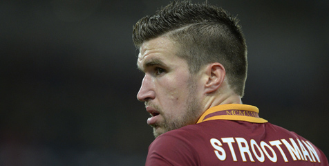 United Akhirnya Menoleh ke Strootman United Akhirnya Menoleh ke Strootman