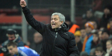 Mourinho Minta Fans Chelsea Tiru Fans Galatasaray Mourinho Minta Fans Chelsea Tiru Fans Galatasaray