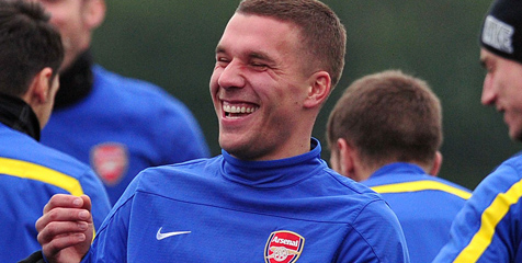 Terbang ke London, Direktur Inter Jajaki Transfer Podolski Terbang ke London, Direktur Inter Jajaki Transfer Podolski