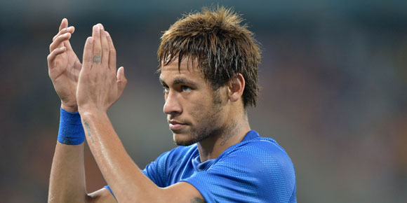 Neymar Perlakukan Fans Cilik Bak Raja Neymar Perlakukan Fans Cilik Bak Raja
