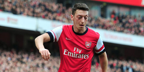 Mertesacker Puji Kontribusi Ozil Lawan Everton Mertesacker Puji Kontribusi Ozil Lawan Everton