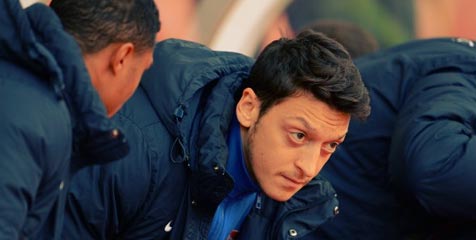 Lagi, Media Inggris Bantai Ozil Lagi, Media Inggris Bantai Ozil