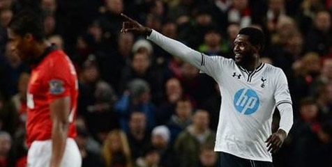 Tottenham Was-was Menanti Kabar Adebayor Tottenham Was-was Menanti Kabar Adebayor