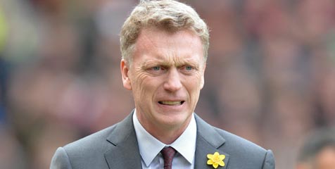 Wajah Fergie dan Banner Ejekan Moyes di Kekalahan United
