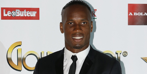 Gunakan Rambut, Fans Ini Ukir Nama Drogba di Punggung Gunakan Rambut, Fans Ini Ukir Nama Drogba di Punggung
