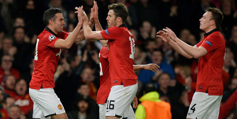 Review: Hat-trick RVP Selamatkan United! Review: Hat-trick RVP Selamatkan United!