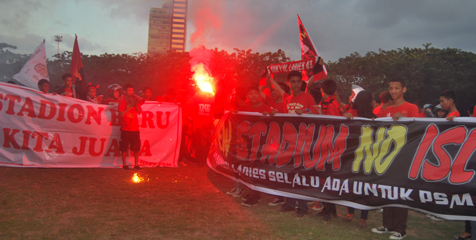 Suporter PSM: Pecat Saja Markus Horison!