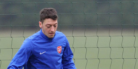 Performa Melempem, Robert Pires Bela Ozil Performa Melempem, Robert Pires Bela Ozil