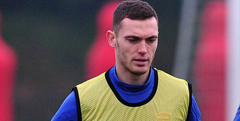 Wenger Umumkan Tantangan untuk Vermaelen Wenger Umumkan Tantangan untuk Vermaelen