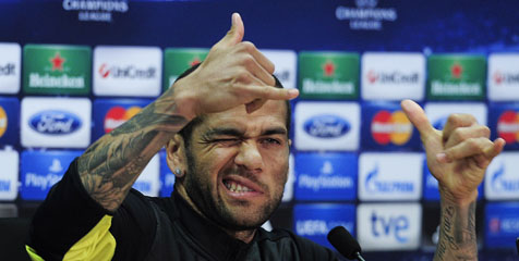 Alves Minta Publik Tak Fokus pada Label Harga Neymar Alves Minta Publik Tak Fokus pada Label Harga Neymar