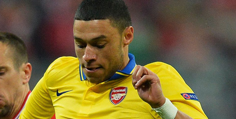 Pindah Posisi ke Tengah, Chamberlain Belajar Dari Gerrard Pindah Posisi ke Tengah, Chamberlain Belajar Dari Gerrard