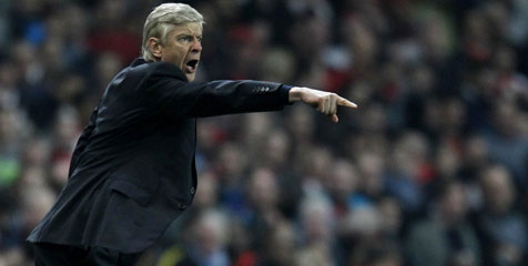 Wenger Dukung FIFA Embargo Barca Wenger Dukung FIFA Embargo Barca