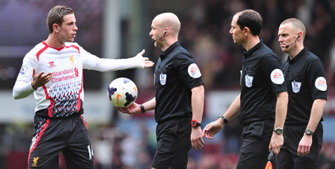 Sam Allardyce Keluhkan Kualitas Wasit