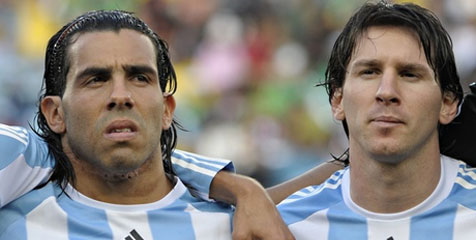Tevez Bantah Hubungannya Dengan Messi Tak Akur Tevez Bantah Hubungannya Dengan Messi Tak Akur
