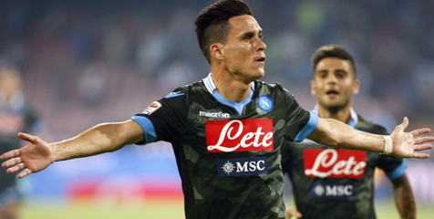 Callejon: Di Napoli, Sepakbola Adalah Agama Callejon: Di Napoli, Sepakbola Adalah Agama