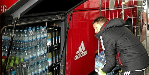 Kunjungi Madrid, Bayern Ngotot Bawa Air Minum Asli Jerman