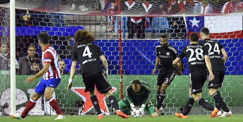 Chelsea Parkir Bus, Schwarzer Cukup Puas Chelsea Parkir Bus, Schwarzer Cukup Puas