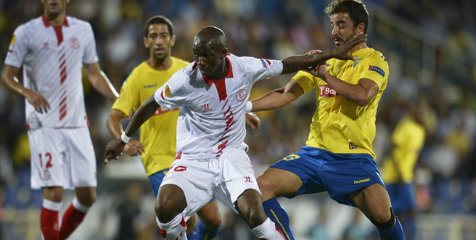 Duo Merseyside Berebut Gaet Mbia Duo Merseyside Berebut Gaet Mbia