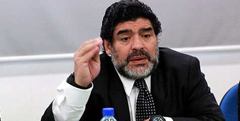 Maradona Kandidat Pelatih Barcelona? Maradona Kandidat Pelatih Barcelona?