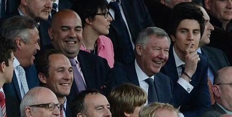 Fergie Terlihat Bicara Dengan Agen Kroos, Reus dan Gotze