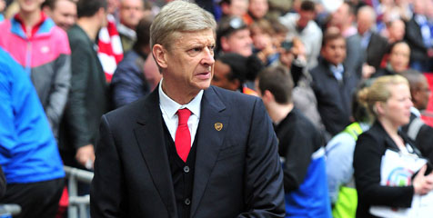 Pardew Kembali, Wenger Tak Risau Pardew Kembali, Wenger Tak Risau