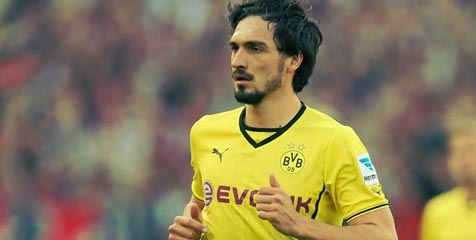 Menuju United, Van Gaal Inginkan Hummels Menuju United, Van Gaal Inginkan Hummels