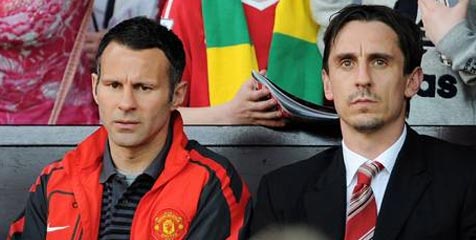 Kultur United, Neville Pilih Giggs Ketimbang Van Gaal Kultur United, Neville Pilih Giggs Ketimbang Van Gaal