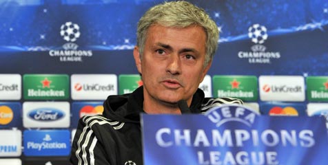Mourinho: Cech Akan Absen Kontra Atleti