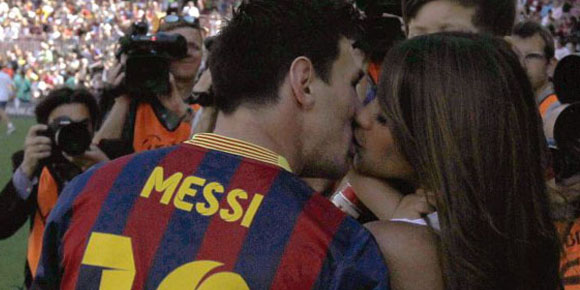 Messi & Antonella, Mesra di Pelepasan Vilanova Messi & Antonella, Mesra di Pelepasan Vilanova
