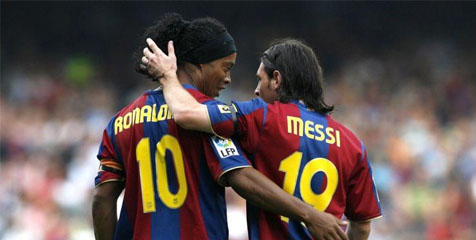 Ronaldinho Tak Ingin Messi Pergi Ronaldinho Tak Ingin Messi Pergi