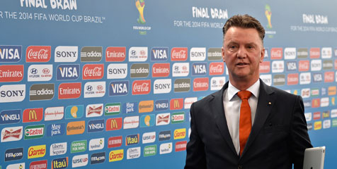 Cole Anggap Nol Pengalaman di Inggris Bukan Halangan Bagi Van Gaal Cole Anggap Nol Pengalaman di Inggris Bukan Halangan Bagi Van Gaal