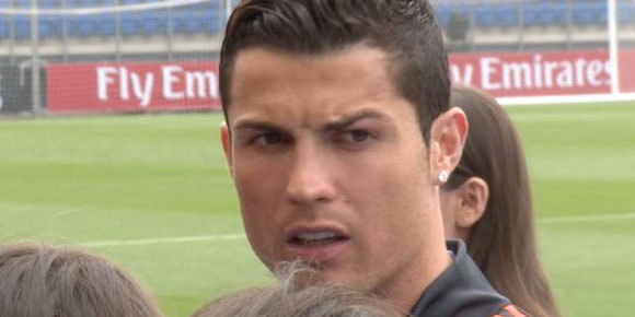 Video: Ronaldo Kesal Dituduh Paksakan Diri Video: Ronaldo Kesal Dituduh Paksakan Diri