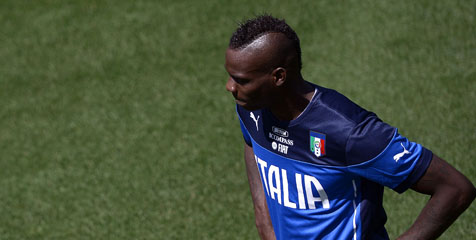 Balotelli Jadi Korban Rasisme Suporter Italia Balotelli Jadi Korban Rasisme Suporter Italia