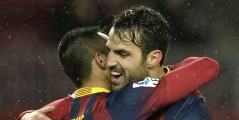 Barca Bakal Lepas Alves, Alexis dan Fabregas Barca Bakal Lepas Alves, Alexis dan Fabregas