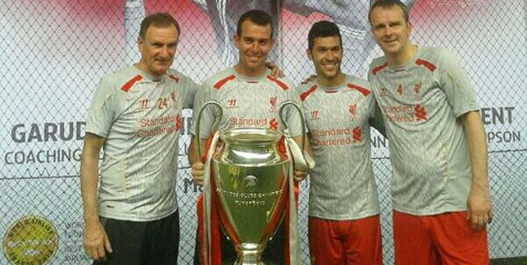 Tiga Legenda Liverpool Pamerkan Trofi Asli Liga Champions di Jakarta