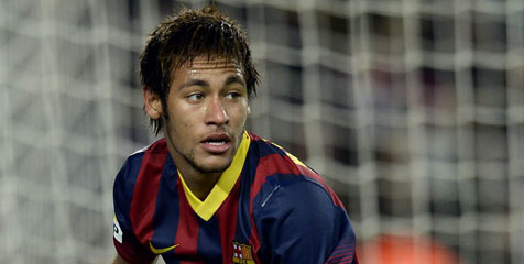 Alves: Musim Perdana Neymar di Barca Luar Biasa Alves: Musim Perdana Neymar di Barca Luar Biasa