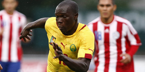 Diving Konyol Striker Timnas Kamerun Berujung Kartu Kuning Diving Konyol Striker Timnas Kamerun Berujung Kartu Kuning