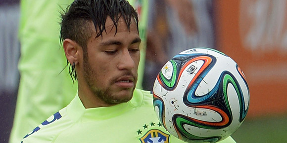 Video: Wasit Pun Jadi Korban Nutmeg Neymar Video: Wasit Pun Jadi Korban Nutmeg Neymar