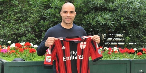 Alex Girang Bisa Berkostum Milan Alex Girang Bisa Berkostum Milan